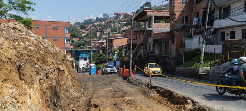 Comenzaron los trabajos de ampliación de la calle 52 en el barrio Caicedo